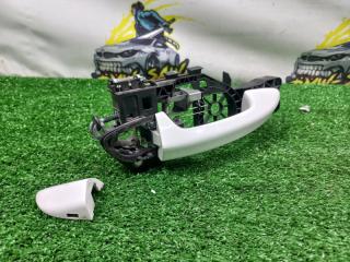 Ручка двери внешняя передняя правая volkswagen Passat 2010