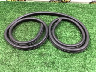 Уплотнитель двери задний правый BMW 3 2001 контрактная Уплотнитель двери задний правый BMW 3 2001