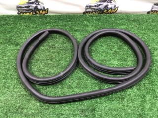 Уплотнитель двери передний левый BMW 3 2002 контрактная Уплотнитель двери передний левый BMW 3 2002