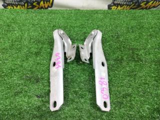 Петли капота audi A6 2000