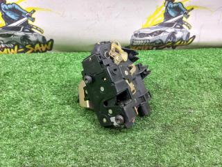 Замок двери задний левый audi A6 2000