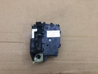 Запчасть замок боковой двери передний левый BMW