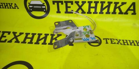 Запчасть кронштейн капота Nissan Sunny