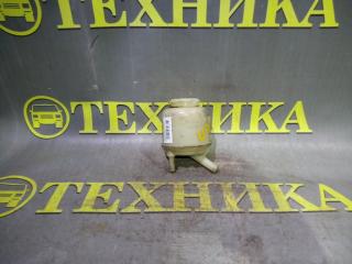 Запчасть бачок гур Nissan Bluebird