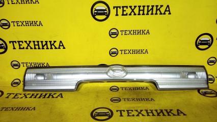 Вставка между стопов Daihatsu Tanto 2001