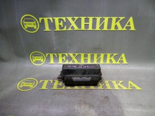 Запчасть блок предохранителей Nissan Serena