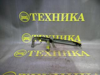 Планка под фары передняя левая Isuzu Bighorn UBS73GW
