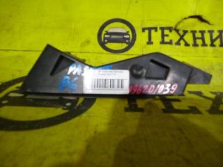 Запчасть кронштейн бампера передний правый Volkswagen Passat