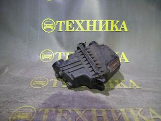 Корпус воздушного фильтра Toyota Raum