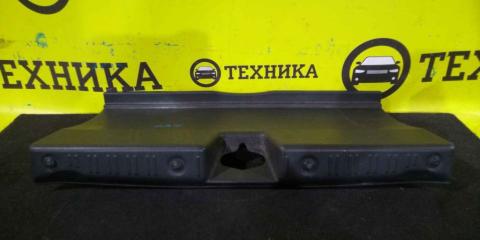 Запчасть накладка замка багажника задняя Honda Saber