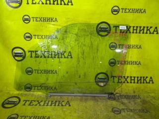 Запчасть стекло боковое переднее левое Suzuki Swift 2 004