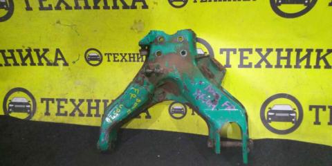 Запчасть рычаг передний правый Isuzu AXIOM