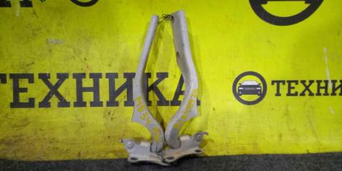 Запчасть кронштейн капота Chevrolet MW