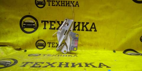 Запчасть кронштейн капота передний Nissan Sunny