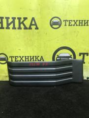 Накладка на бампер передняя правая Mitsubishi Delica