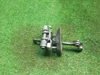 Ограничитель двери RENAULT DUSTER 2013 Б/У Ограничитель двери RENAULT DUSTER 2013