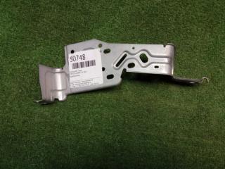 Кронштейн правый TOYOTA CAMRY 2012