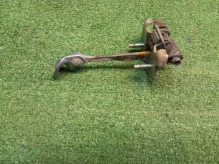 Ограничитель двери задний правый RENAULT DUSTER 2013 Б/У Ограничитель двери задний правый RENAULT DUSTER 2013