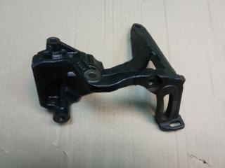 Запчасть кронштейн TOYOTA LAND CRUISER PRADO 2020