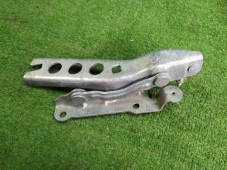 Запчасть петля капота SKODA OCTAVIA A5 2004-2013