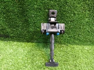 Ограничитель двери задний VOLKSWAGEN POLO 2008- Б/У Ограничитель двери задний VOLKSWAGEN POLO 2008-