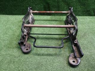 Запчасть деталь передняя правая FORD FOCUS 2012