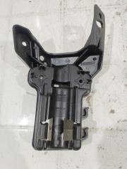 Фото запчасти кронштейн форсунки новый передний правый RENAULT FLUENCE 2009-2017 новая запчасть Запчасть кронштейн форсунки новый передний правый RENAULT FLUENCE 2009-2017