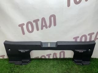 Планка под замок багажника TOYOTA VITZ 2006