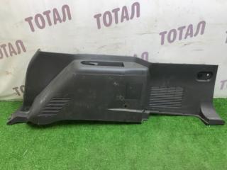 Обшивка багажника правая Infiniti QX56 2004