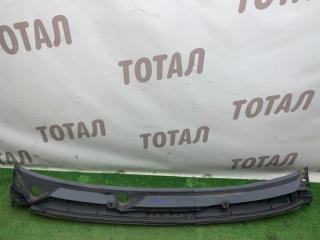 Запчасть решетка под лобовое стекло MAZDA BIANTE 2009