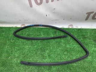 Запчасть уплотнение дверное заднее левое SUZUKI GRAND ESCUDO 2003