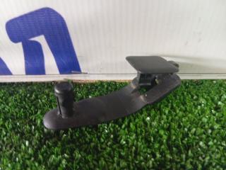 Фото запчасти крепление коврика NISSAN X-TRAIL 2006 контрактная запчасть Запчасть крепление коврика NISSAN X-TRAIL 2006