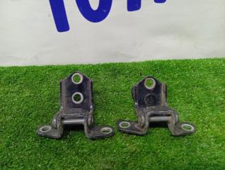 Фото запчасти петля двери задняя правая MAZDA TRIBUTE 2004 контрактная запчасть Запчасть петля двери задняя правая MAZDA TRIBUTE 2004