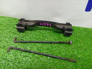 Фото запчасти крепление аккумулятора SUZUKI GRAND ESCUDO 2003 контрактная запчасть Запчасть крепление аккумулятора SUZUKI GRAND ESCUDO 2003