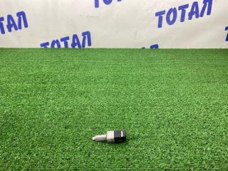 Фото запчасти концевик под педаль тормоза TOYOTA WISH 2003 контрактная запчасть Запчасть концевик под педаль тормоза TOYOTA WISH 2003