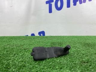 Запчасть крепление коврика NISSAN TIIDA LATIO 2008