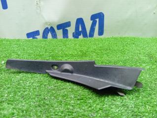 Запчасть уголок решетки под дворники левый MAZDA DEMIO 2010