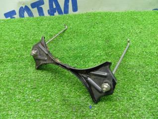 Крепление аккумулятора MAZDA DEMIO 2010