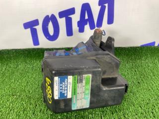 Запчасть блок предохранителей под капот TOYOTA IPSUM 2008