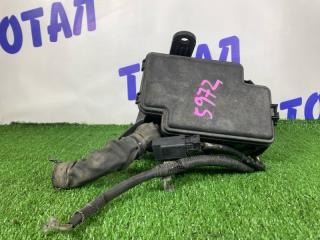 Запчасть блок предохранителей под капот TOYOTA VOXY 2011