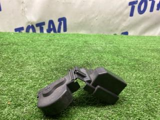 Запчасть защита клеммы MAZDA DEMIO 2010