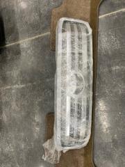 Решетка радиатора передняя Toyota Land Cruiser 100 2002