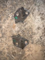 Петля замка багажника Toyota Land Cruiser 100 2002