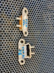Петля двери багажника Toyota Land Cruiser 100 2002