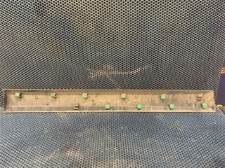 Запчасть накладка двери передняя правая Renault sandero 2010