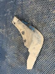 Запчасть брызговик передний правый Nissan Terrano 2021