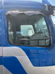 Стекло двери правое VOLVO 2005