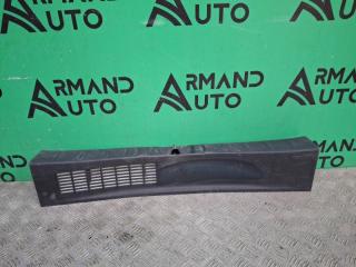 Запчасть кожух замка багажника Mitsubishi Outlander 2012-2023