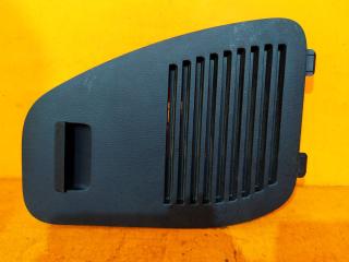 Запчасть заглушка обшивки багажника правая Toyota RAV4 2012-2015