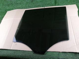 Стекло двери заднее левое Mercedes-Benz M-class 2015